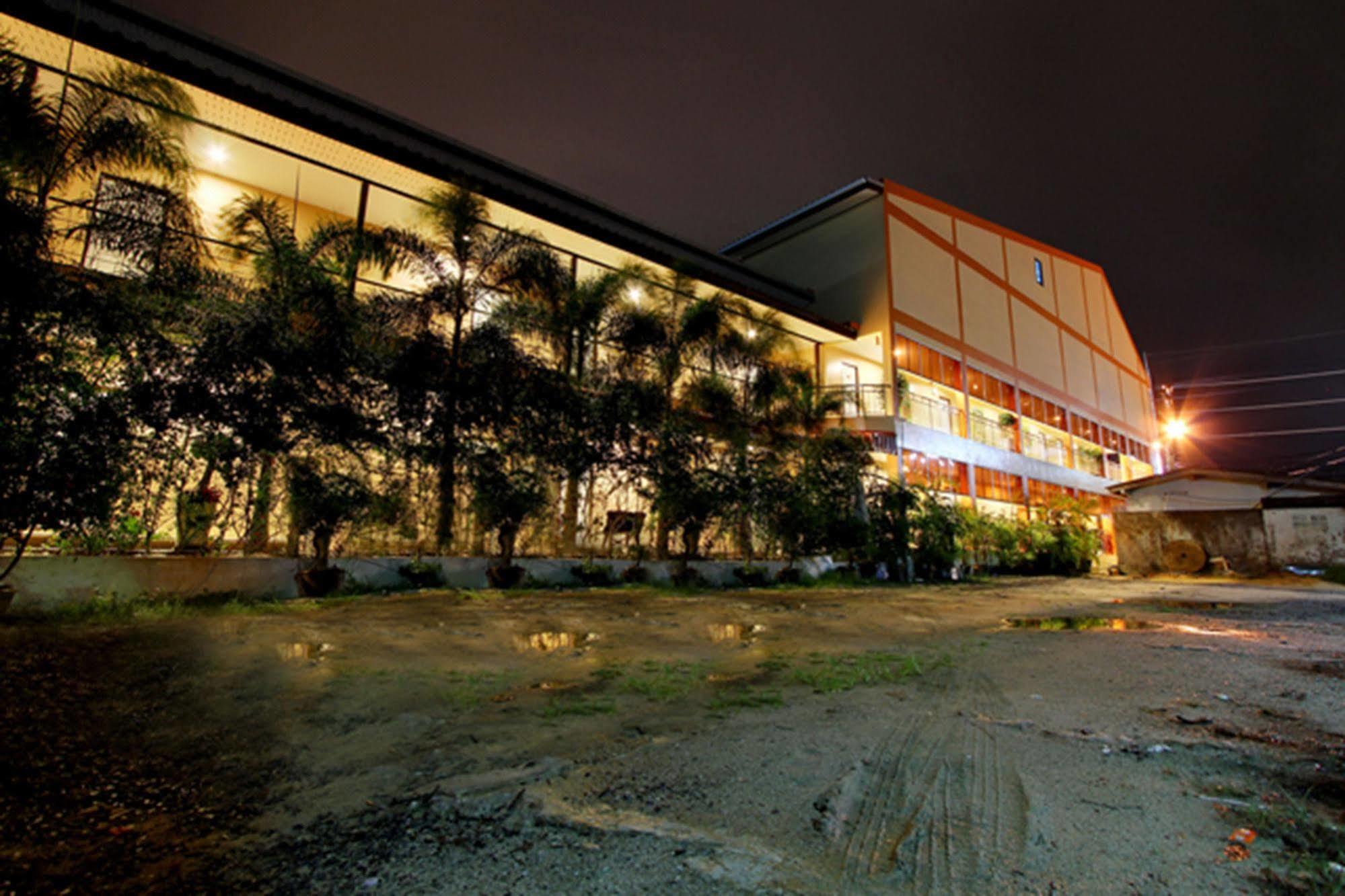 Phuket Airport Inn Banbohan Kültér fotó